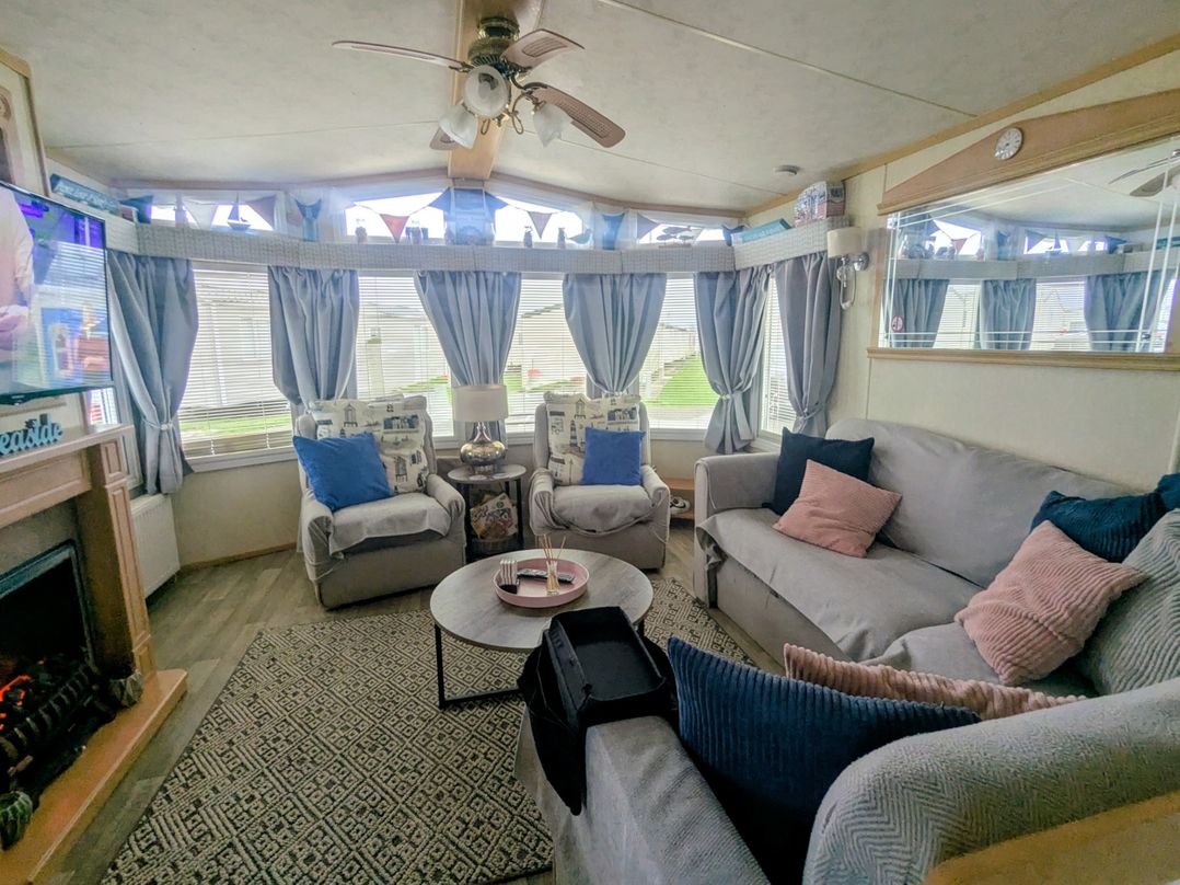 Lynsey's Coastfields Caravan