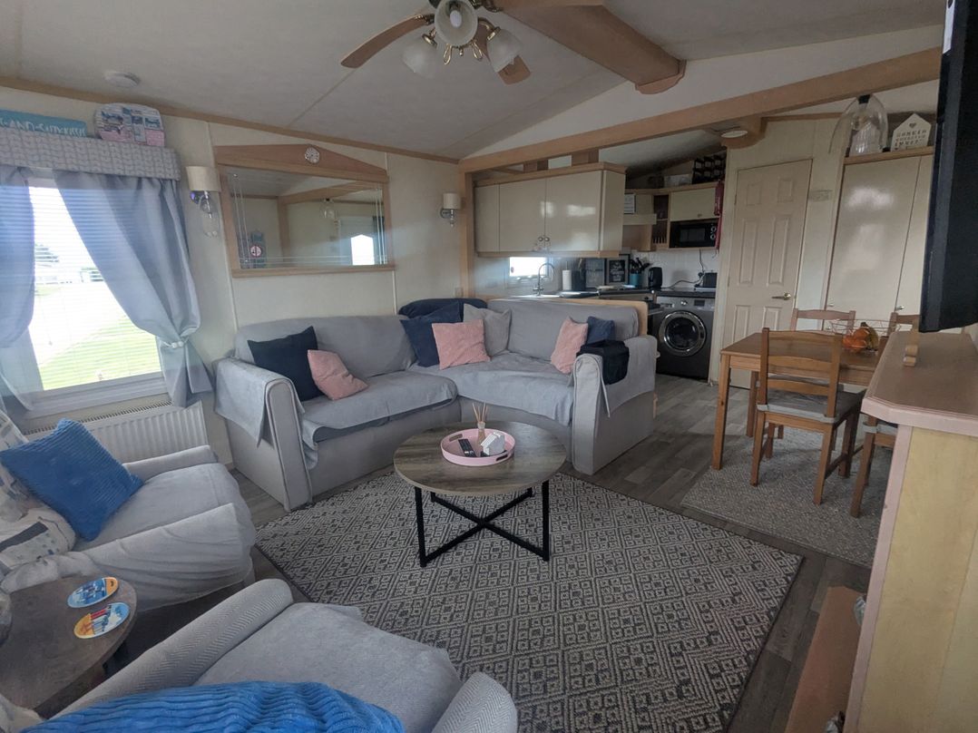 Lynsey's Coastfields Caravan