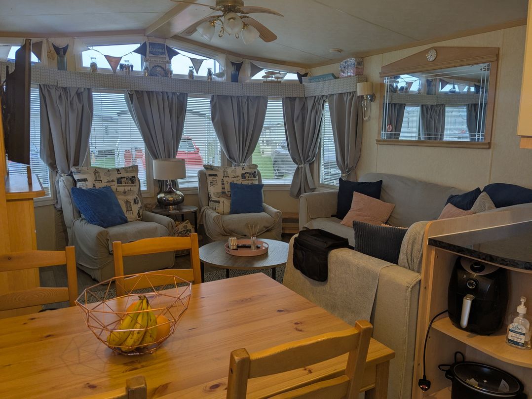 Lynsey's Coastfields Caravan