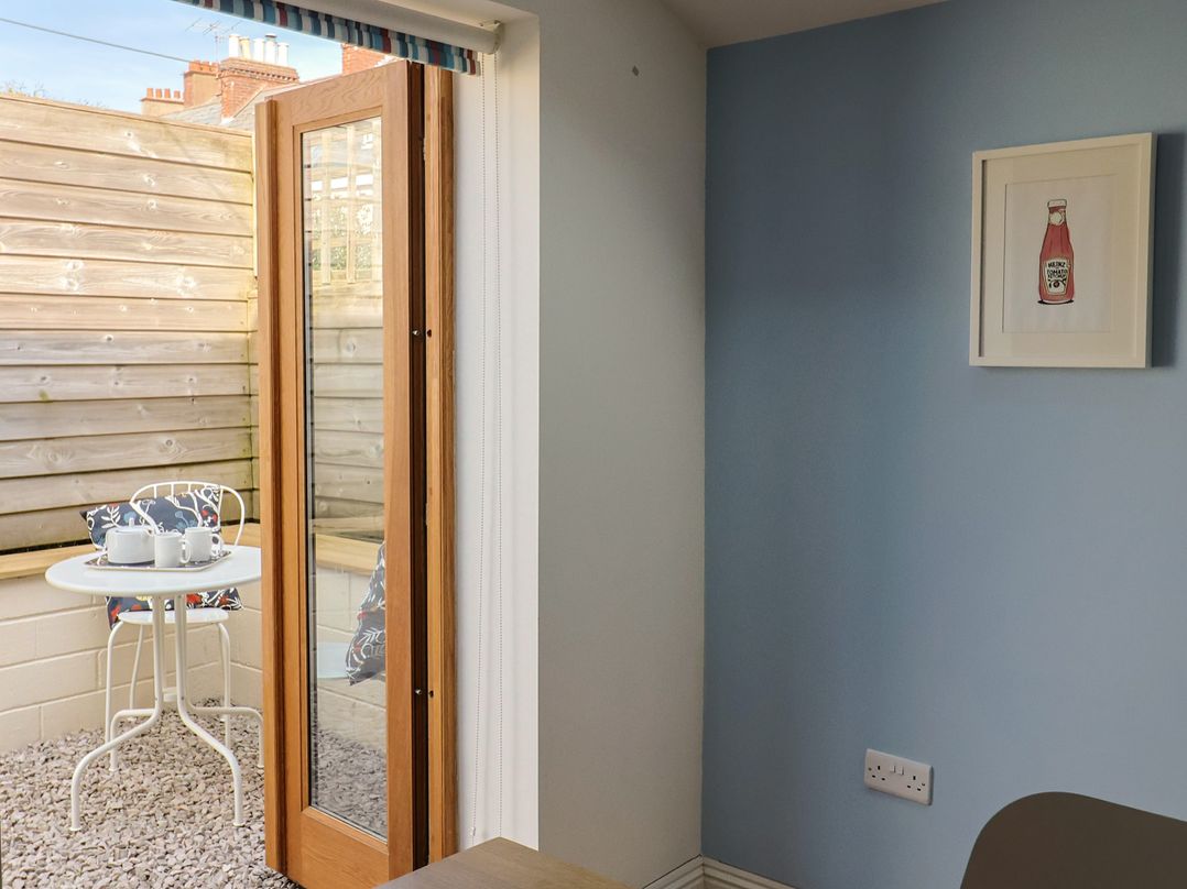 4 Peaslands Road