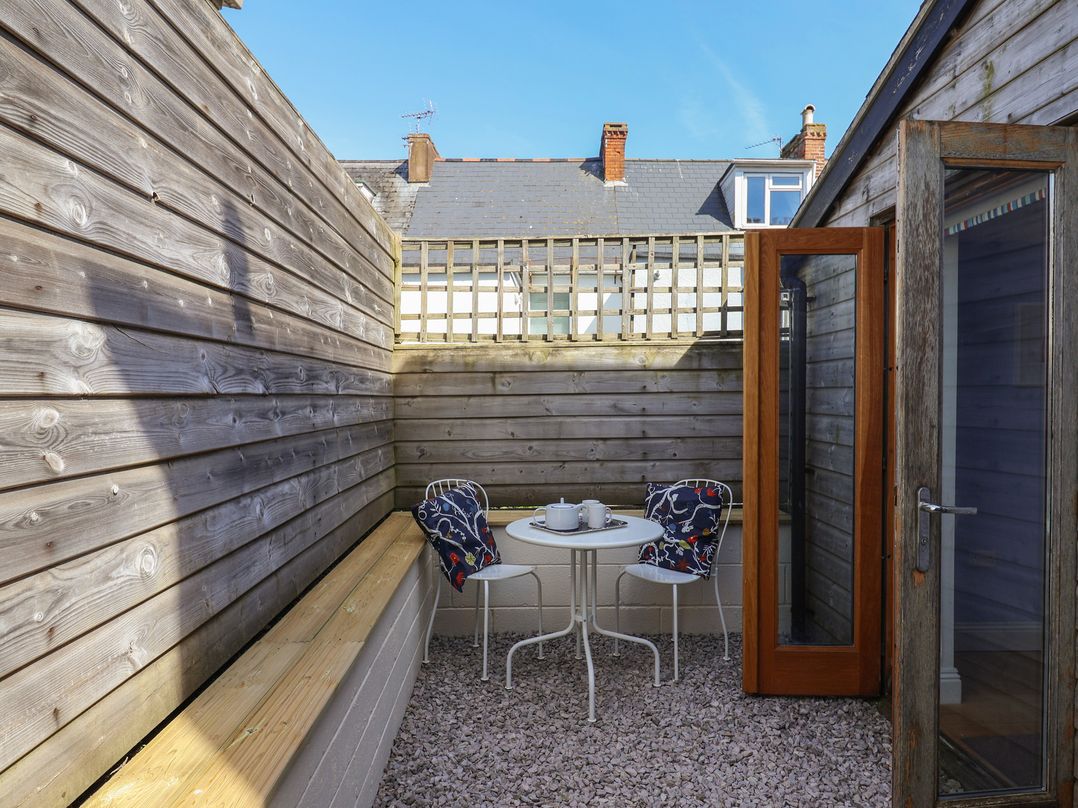 4 Peaslands Road