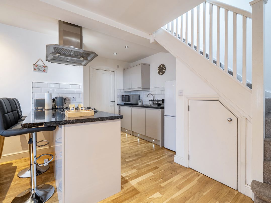 Seaside Cottage Escape in Paignton - Sleeps 4