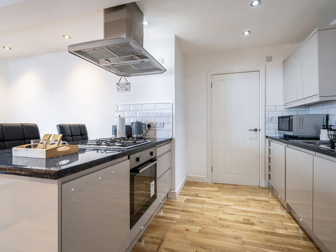 Seaside Cottage Escape in Paignton - Sleeps 4