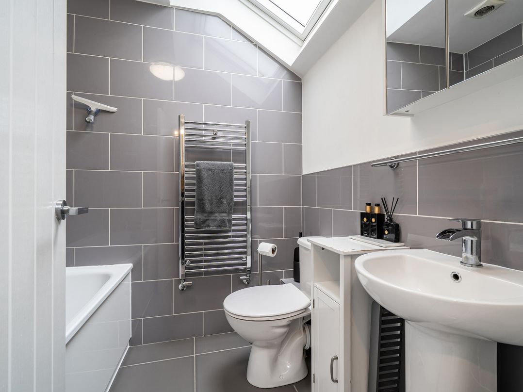 Seaside Cottage Escape in Paignton - Sleeps 4