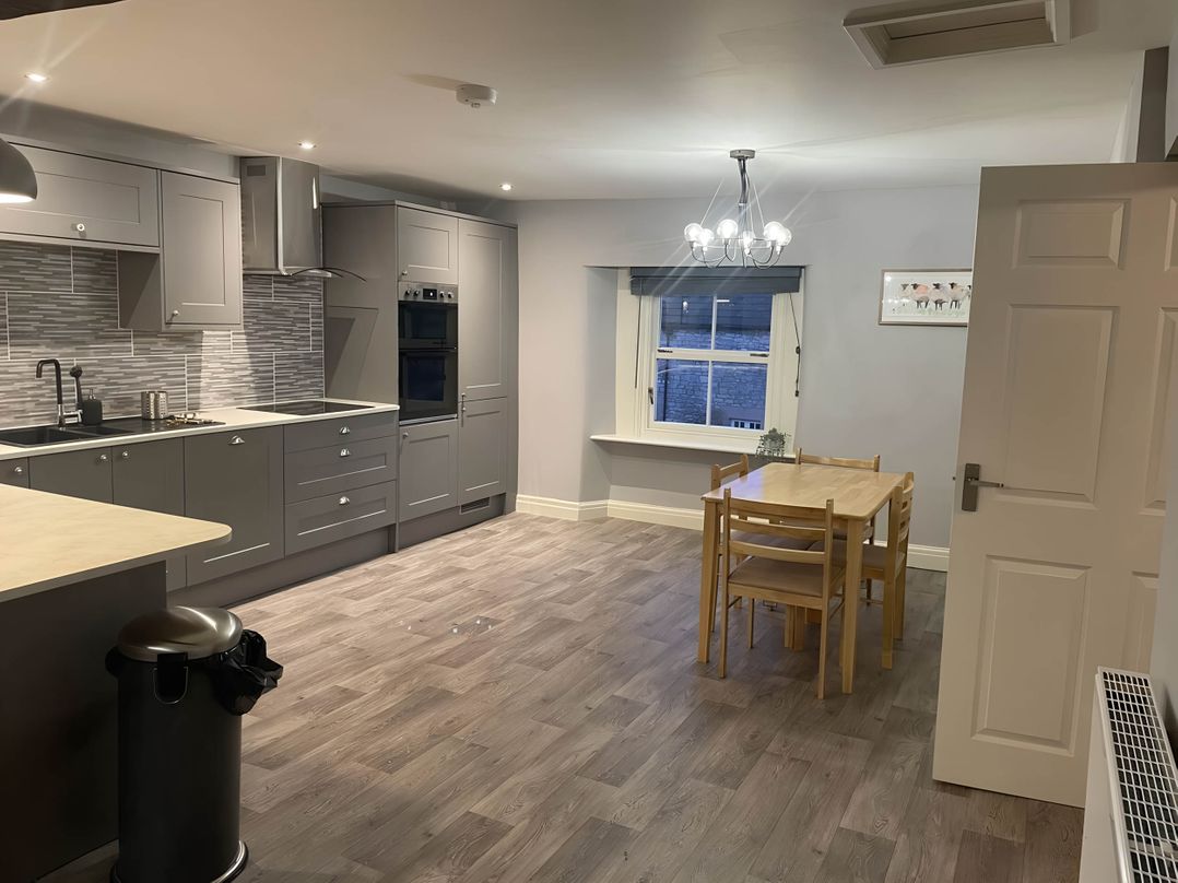 Cosy Apartment above Village Pub