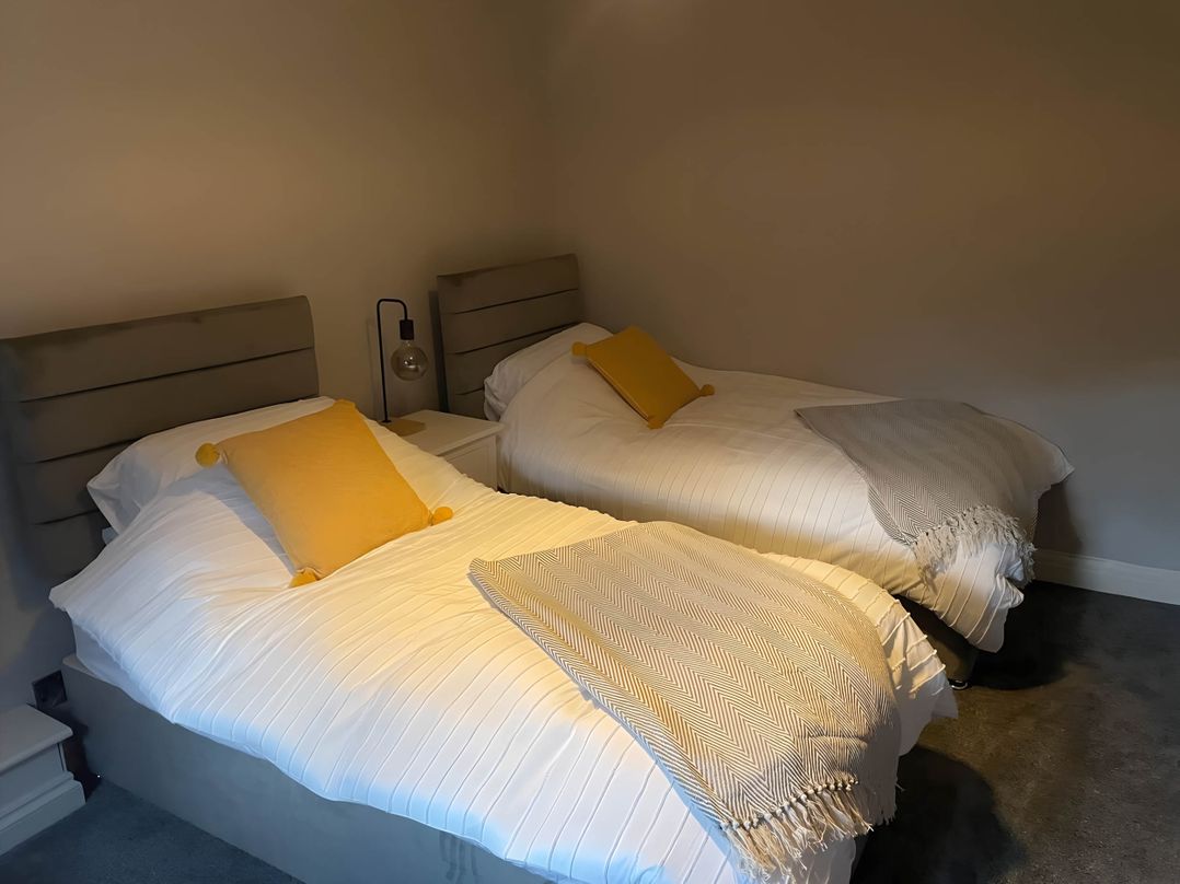 Cosy Apartment above Village Pub