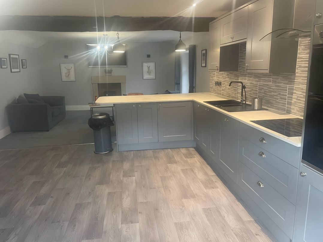 Cosy Apartment above Village Pub