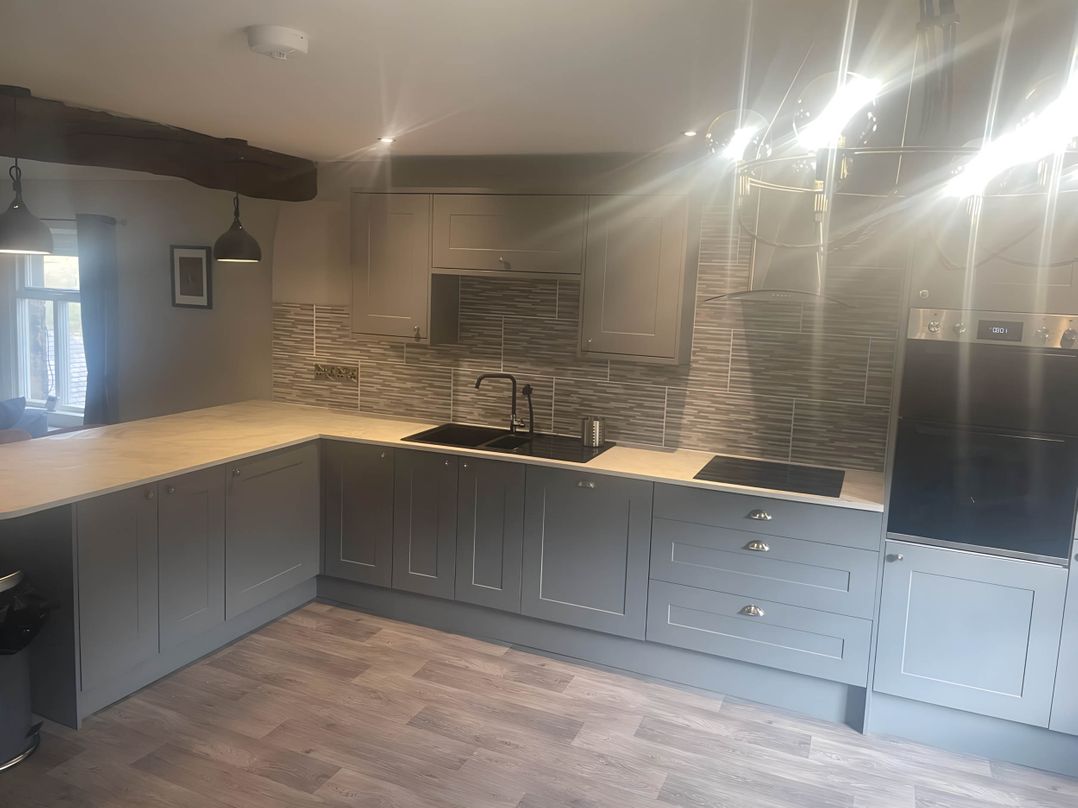 Cosy Apartment above Village Pub