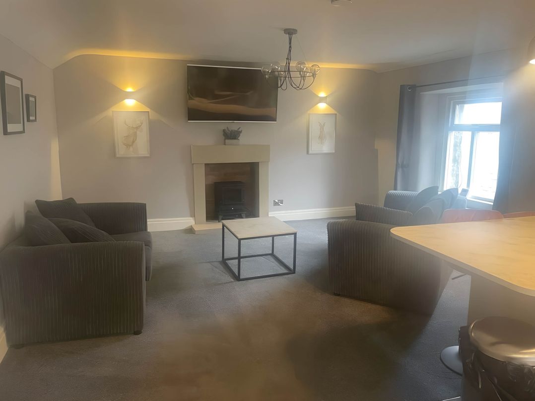 Cosy Apartment above Village Pub