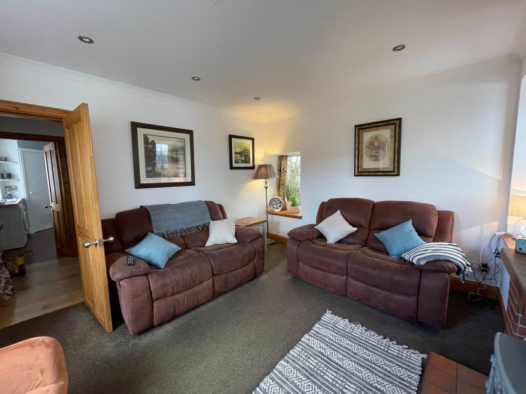 1 Keepers Cottage, Skeabost Bridge, Isle Of Skye