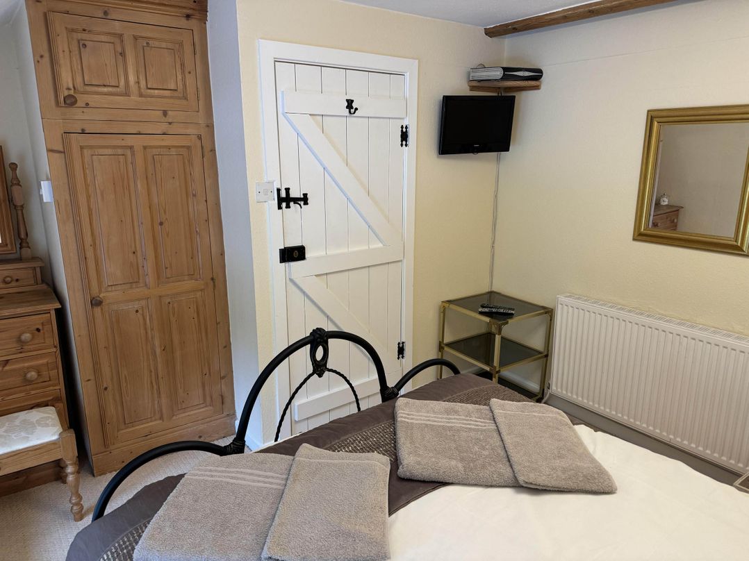 Stunning cottage - 3 Bedrooms & 3 Bathrooms