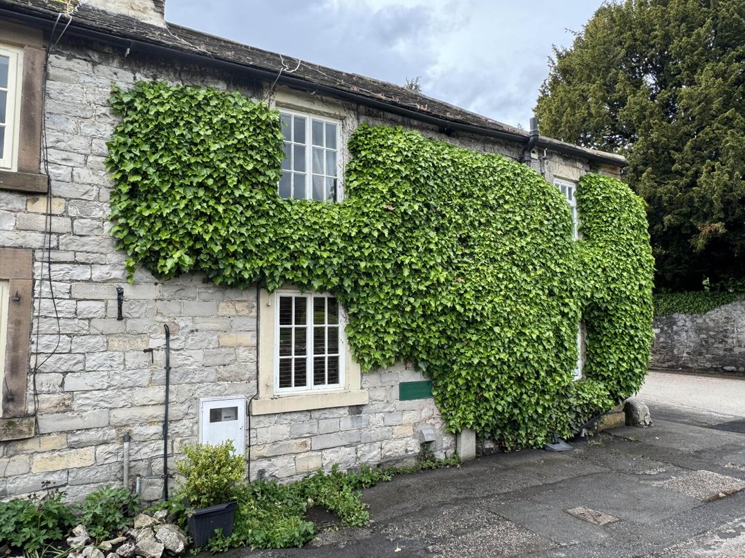 Stunning cottage - 3 Bedrooms & 3 Bathrooms