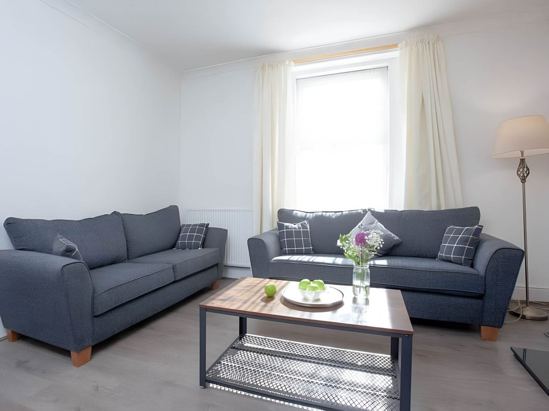 Torquay - House - Sleeps 6 - Pet Friendly