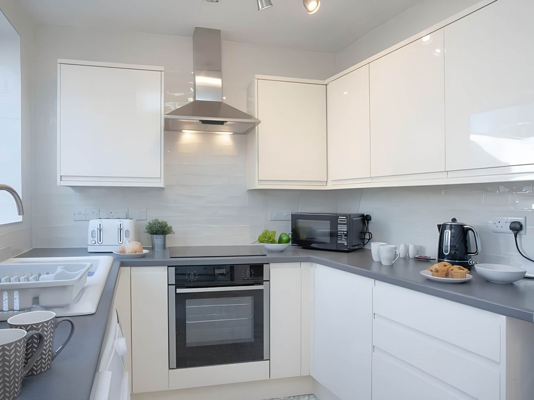 Torquay - House - Sleeps 6 - Pet Friendly