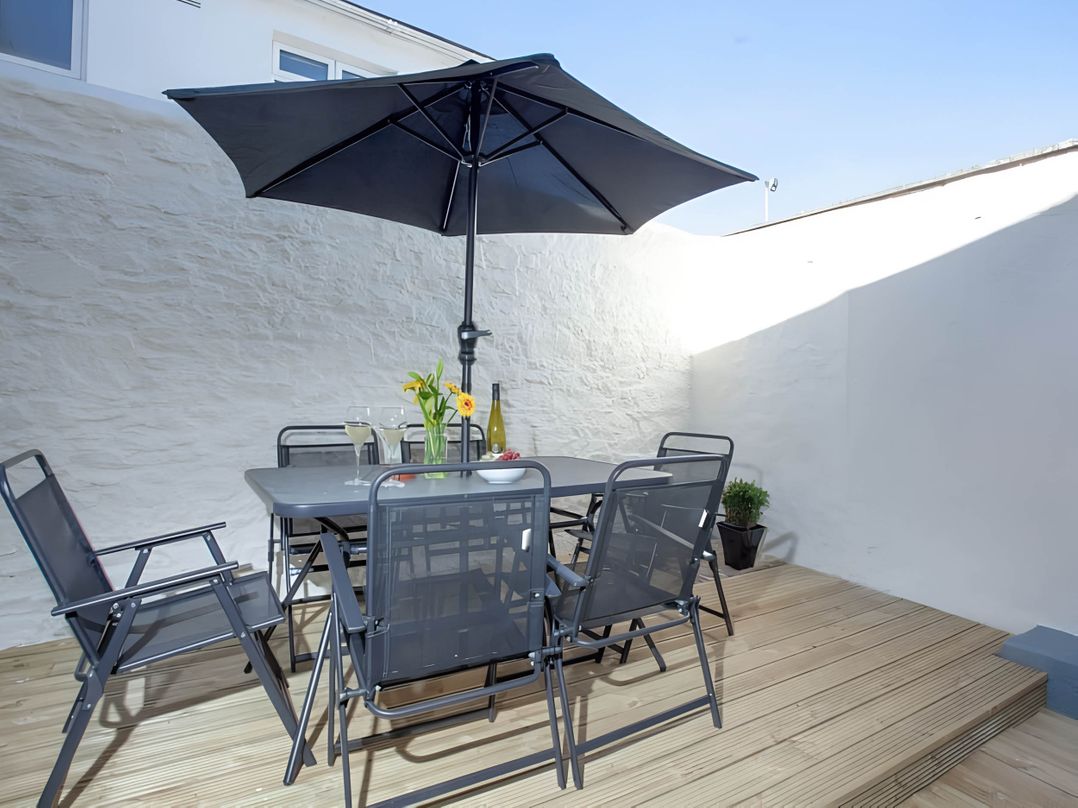 Torquay - House - Sleeps 6 - Pet Friendly