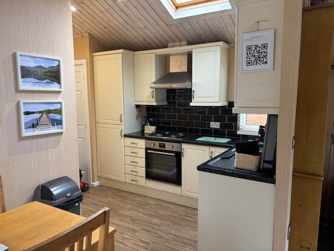 2 Bed Lodge-Sleeps 4-stunning views -Pet Friendly