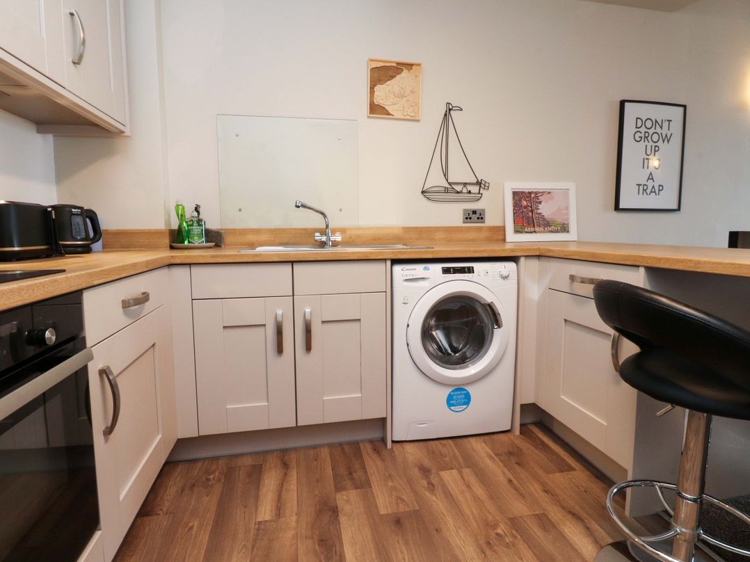Flat 2, Dorstan