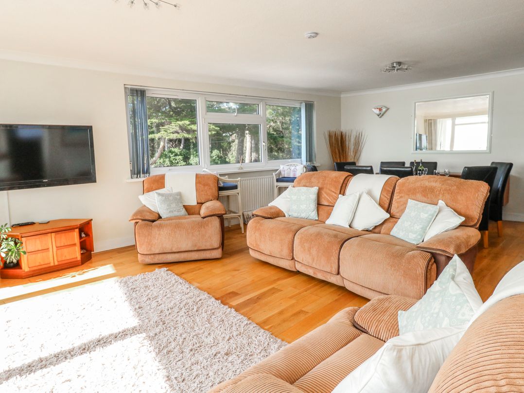 Flat 17 Golden Gates