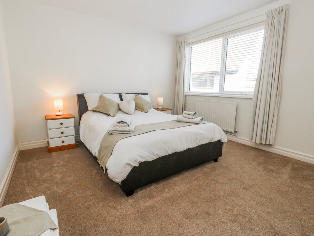 Flat 17 Golden Gates