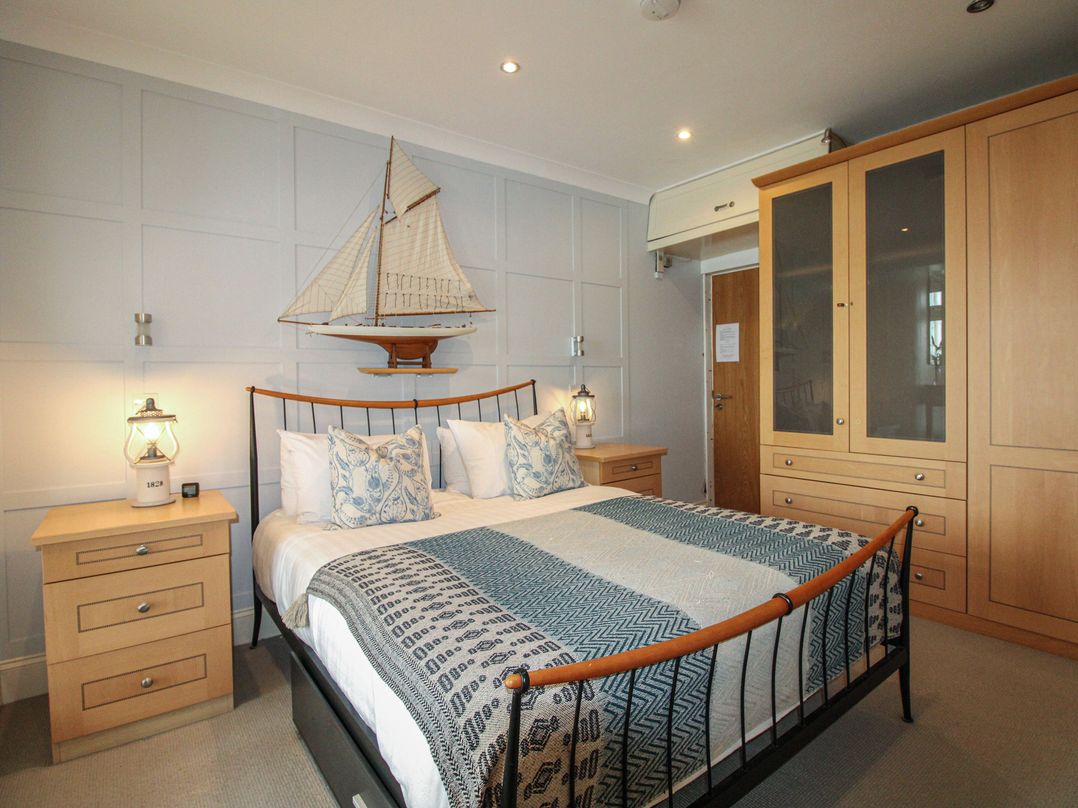 24 The Salcombe