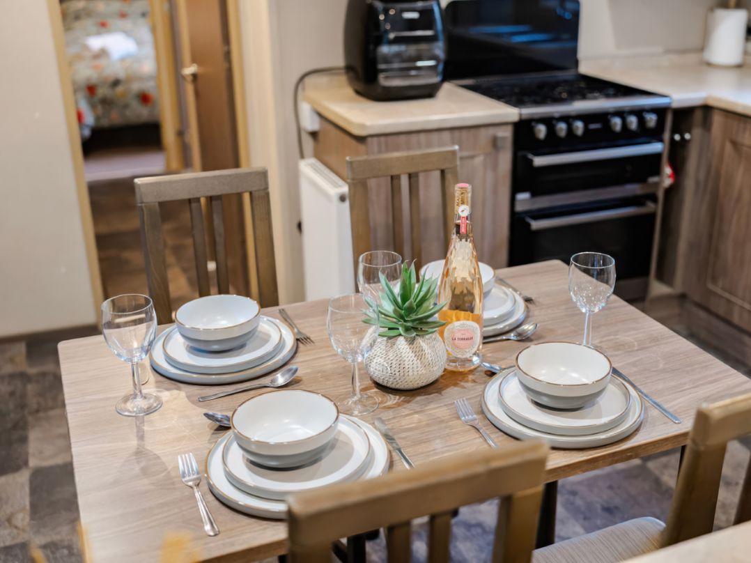 The But n Ben - -Kelling Heath Holiday Park