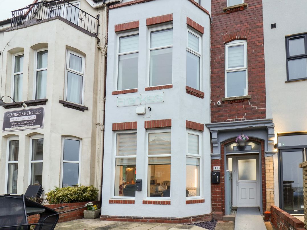 Frankie’s Seaview 1