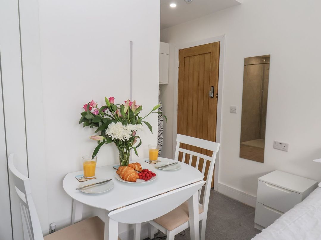 Frankie’s Seaview 1