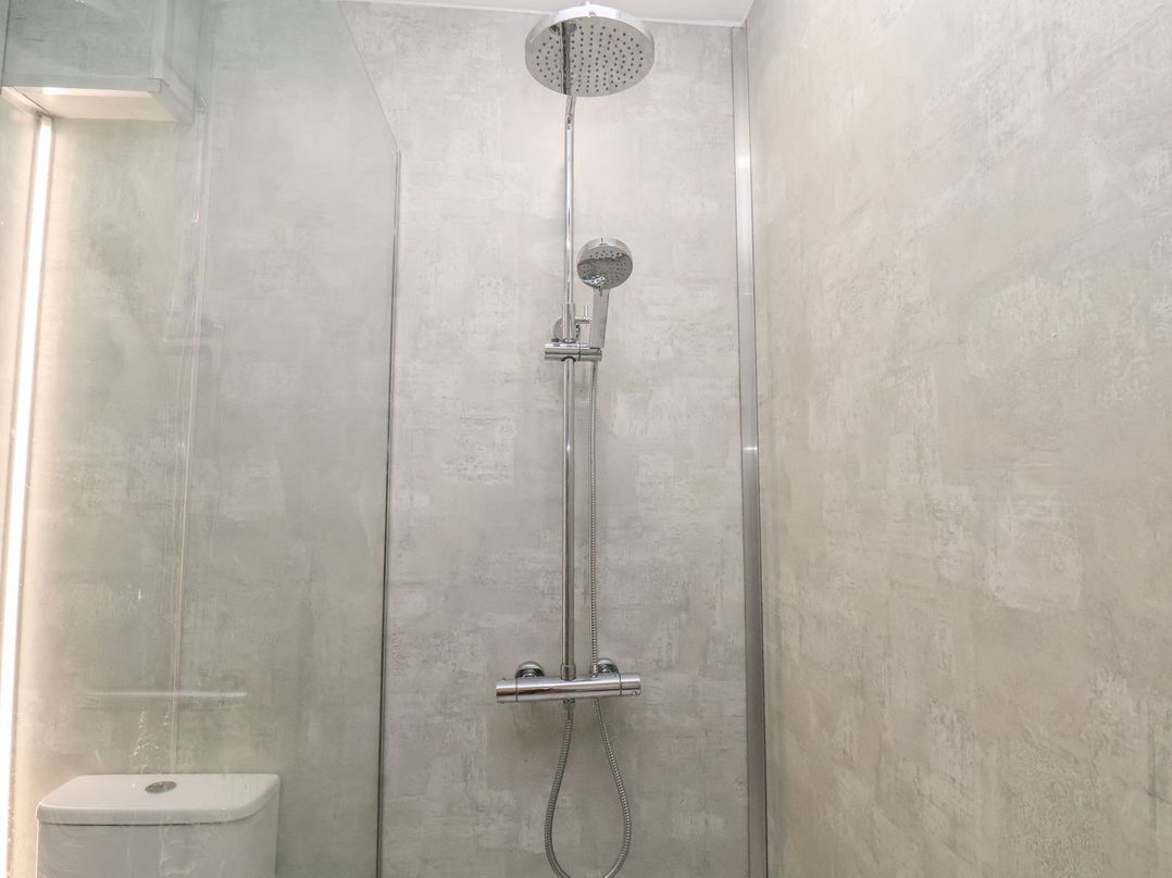 Frankie’s Seaview 1