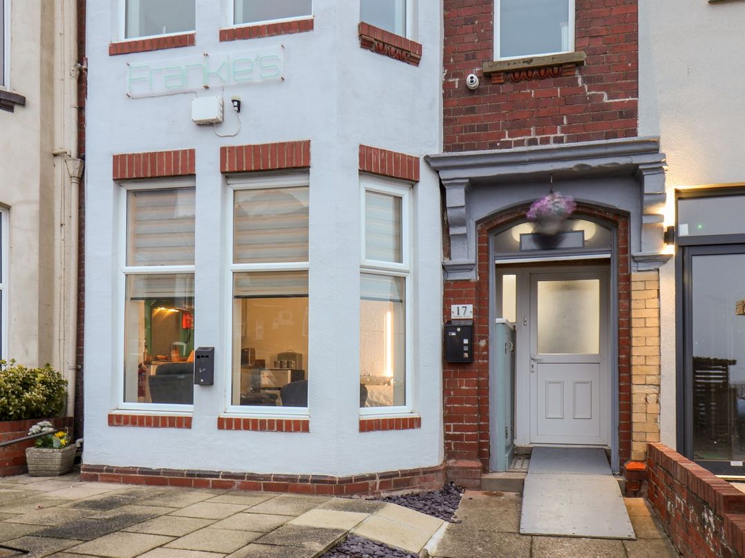 Frankie’s Seaview 1