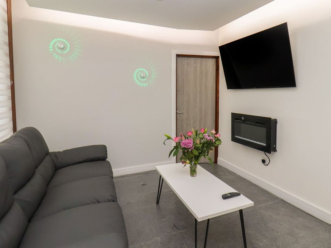 Frankie’s Seaview 2