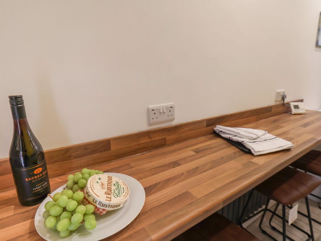 Frankie’s Seaview 5