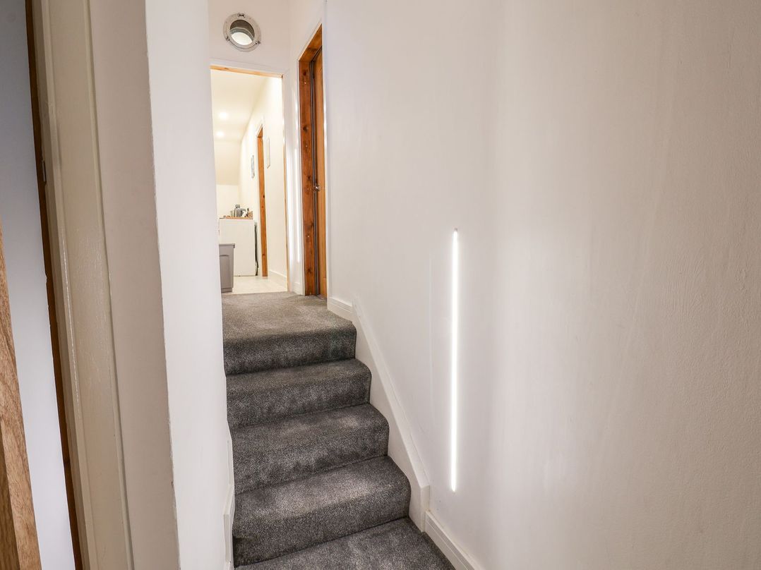 Frankie’s Seaview 5