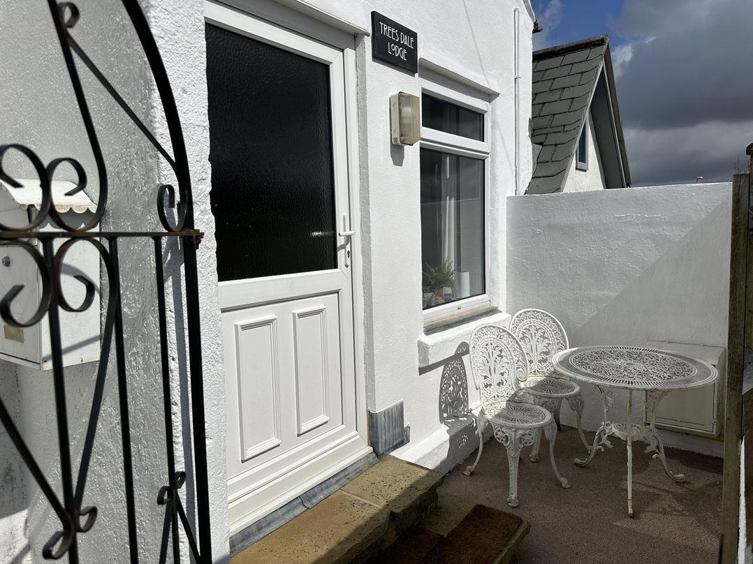 Dog-friendly lodge, steps to St Ives train