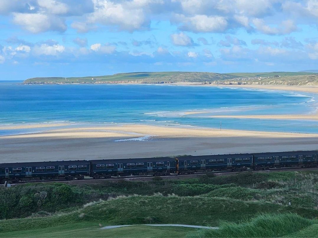 Dog-friendly lodge, steps to St Ives train