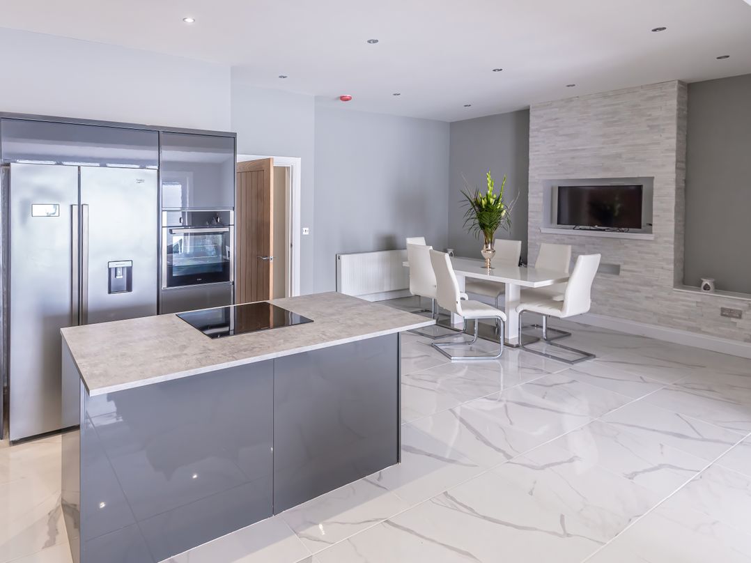 Pet-friendly hot tub retreat near Loch Leven