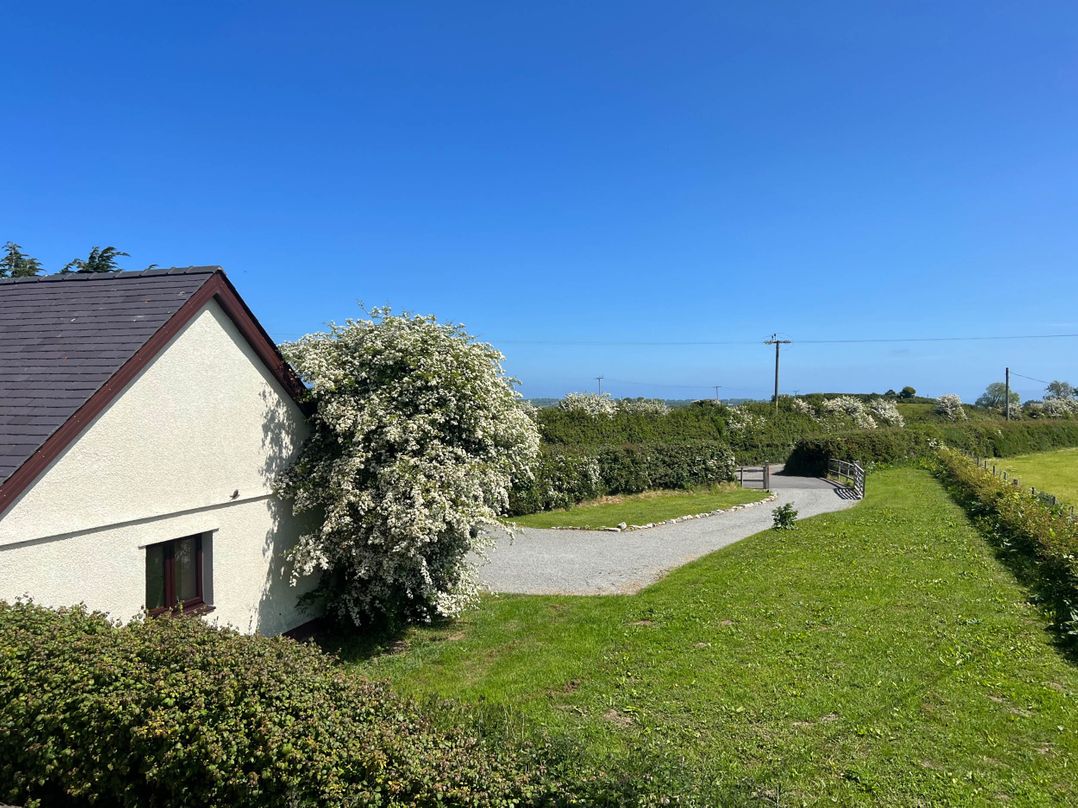 Cottage with mountain and sea views, Anglesey
