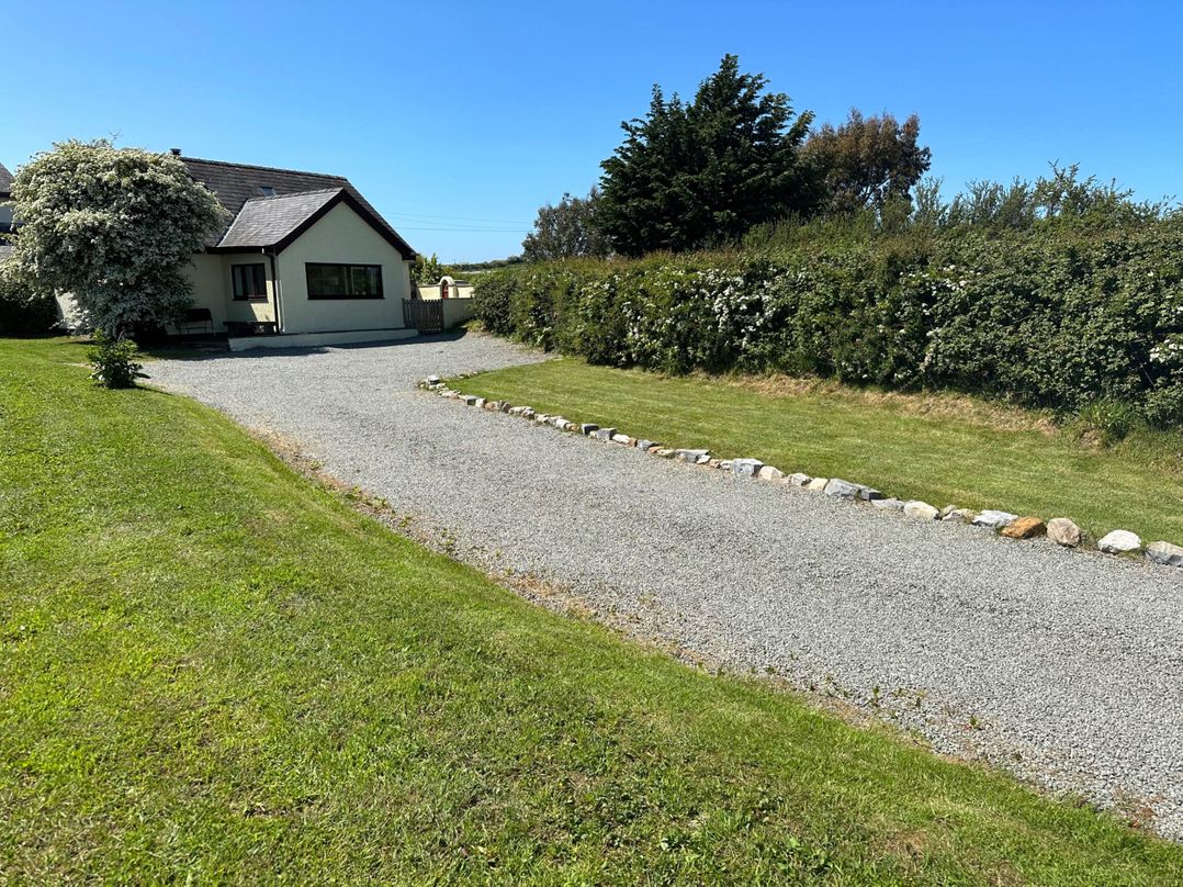 Cottage with mountain and sea views, Anglesey