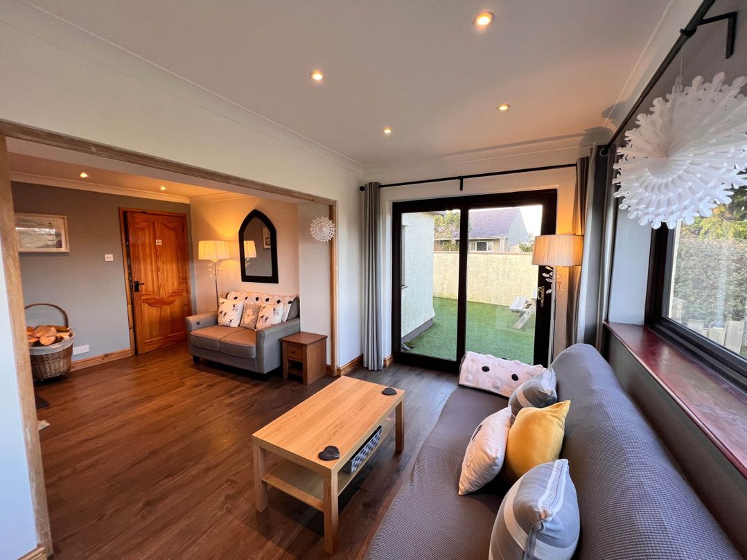 Cottage with mountain and sea views, Anglesey