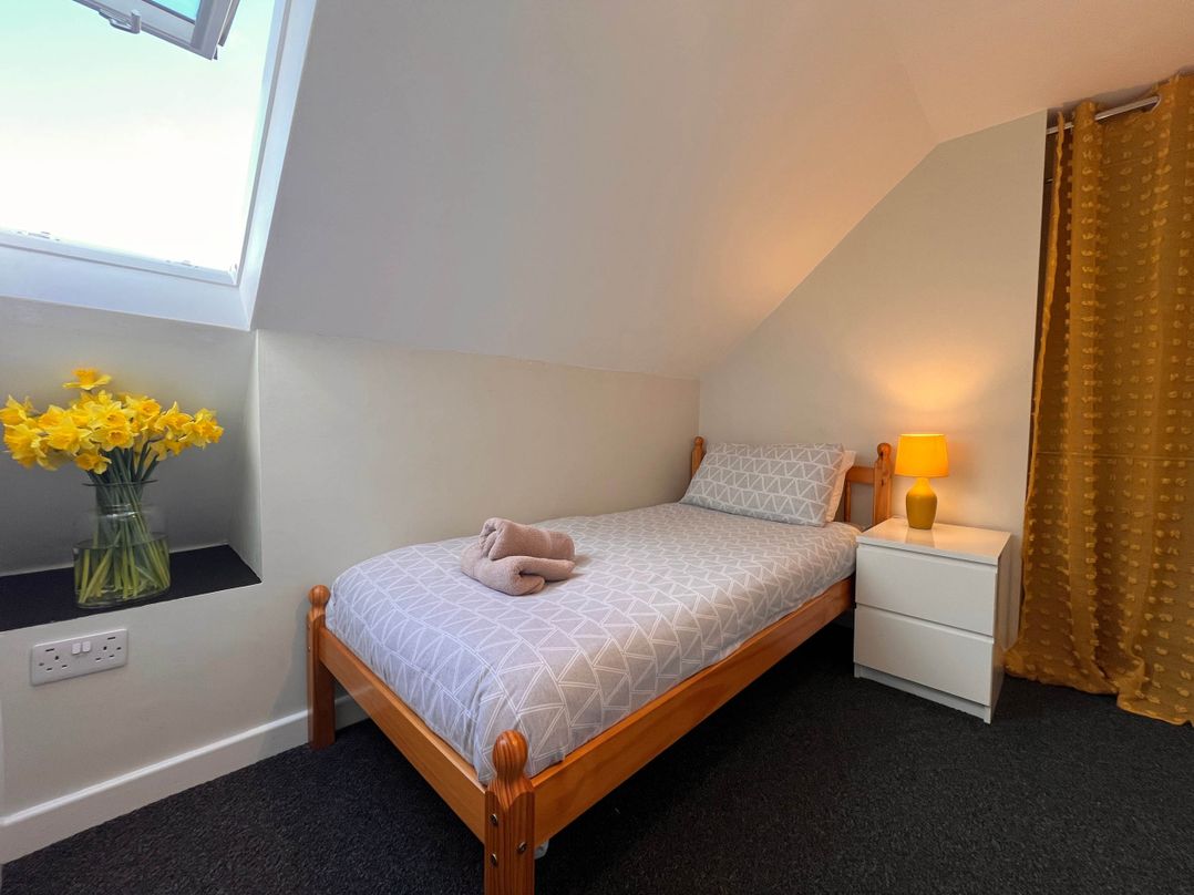 Cottage with mountain and sea views, Anglesey