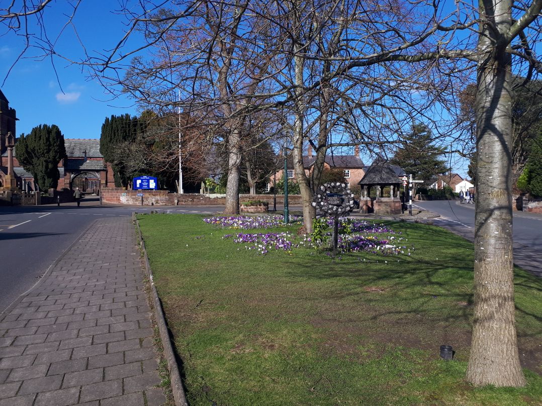 Village retreat with canal walk into Chester