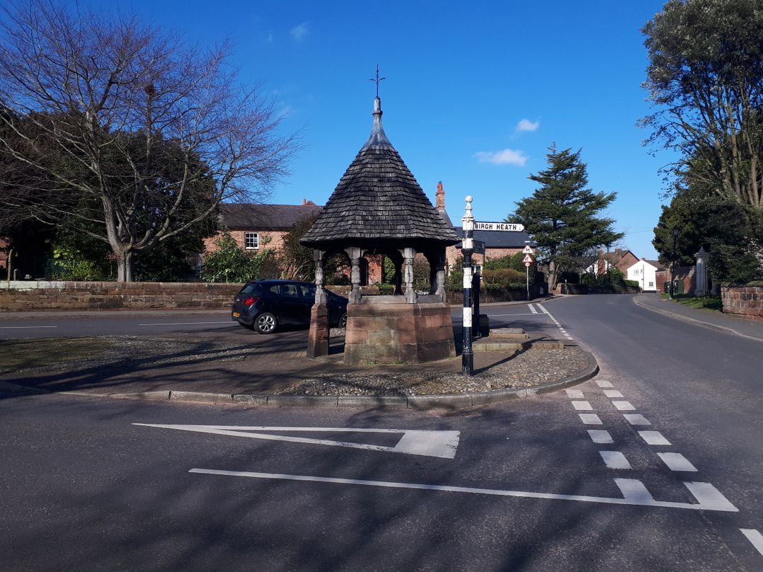 Village retreat with canal walk into Chester