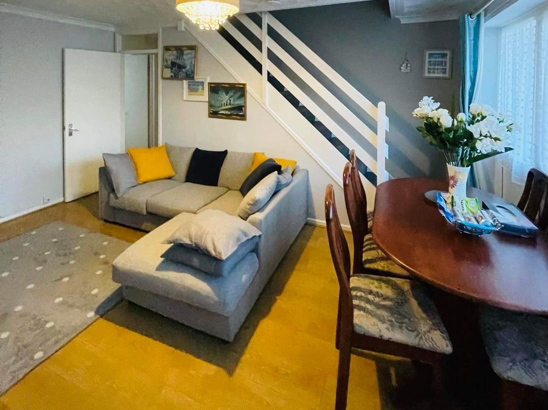 Pet-friendly villa with pool and sea views