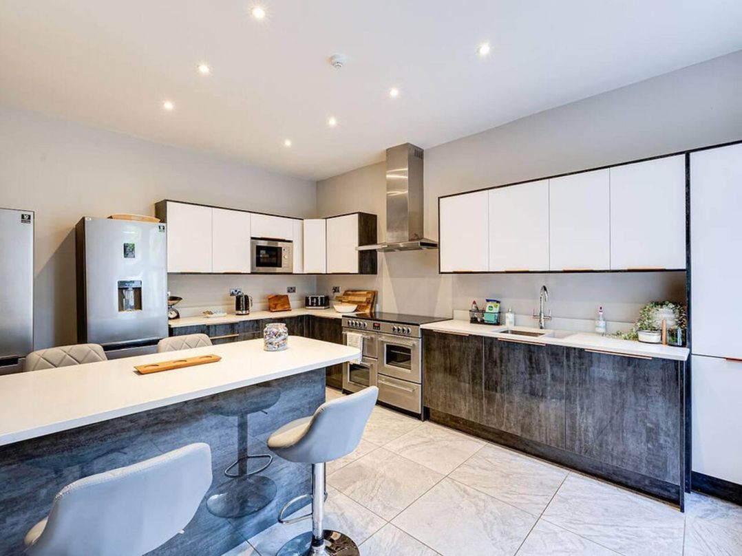 Tudor hall with hot tub, games room and sea views