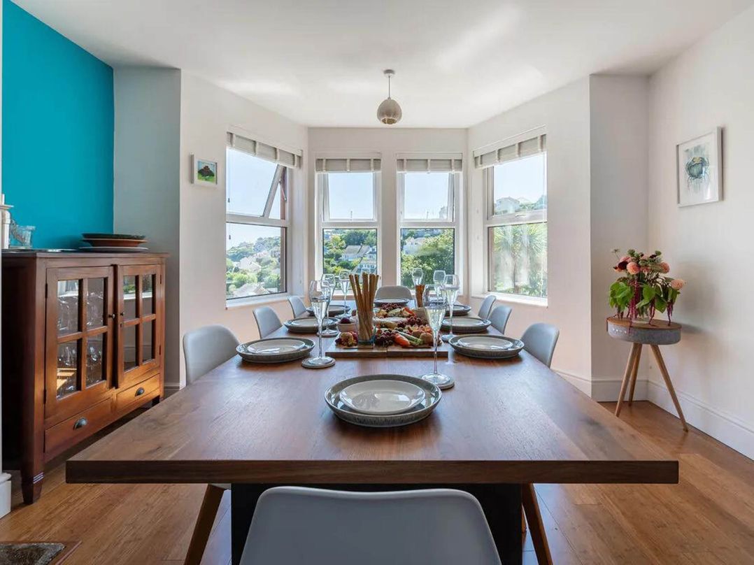 Edwardian home with sea views above the harbour