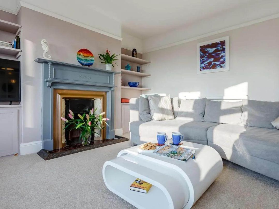 Edwardian home with sea views above the harbour