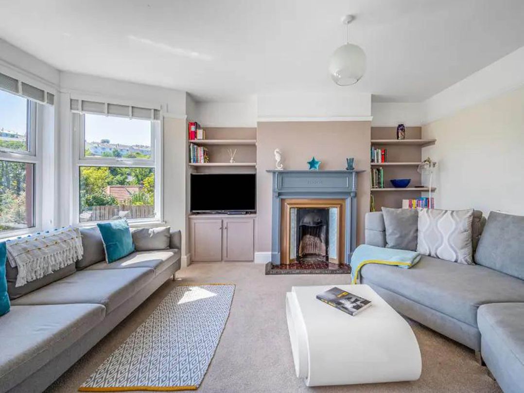 Edwardian home with sea views above the harbour