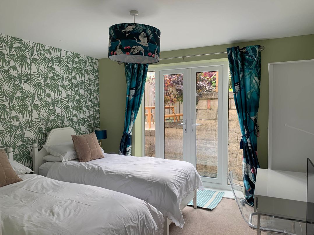 Edwardian home with sea views above the harbour