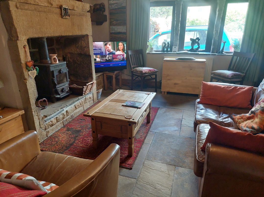 Pet-friendly cottage with walks from the door