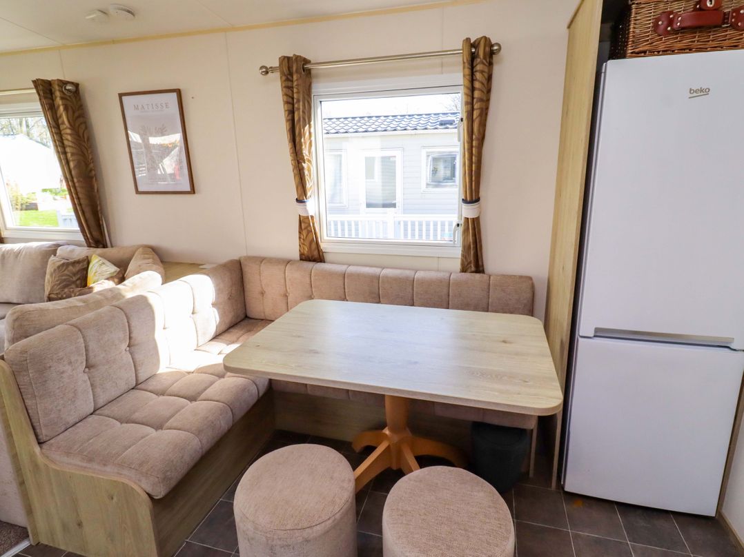 Sunflower Retreat, Caravan 61