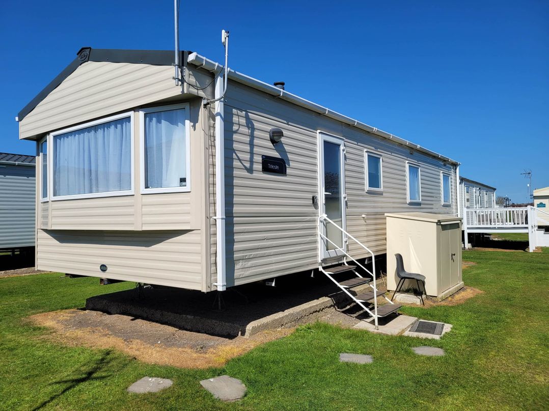 St Osyth- Sleeps8-freeparking-wifi-holidaypark